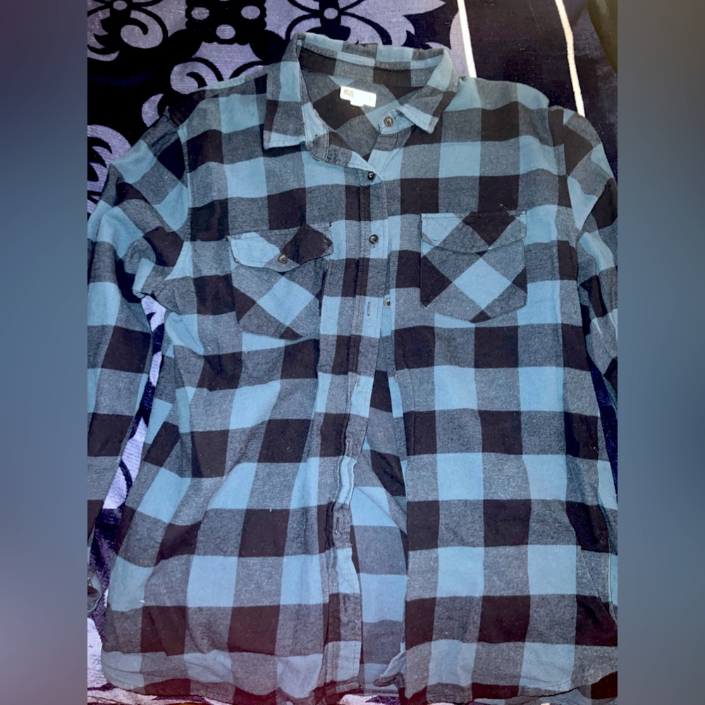 Women’s blue/black checkered flannel
